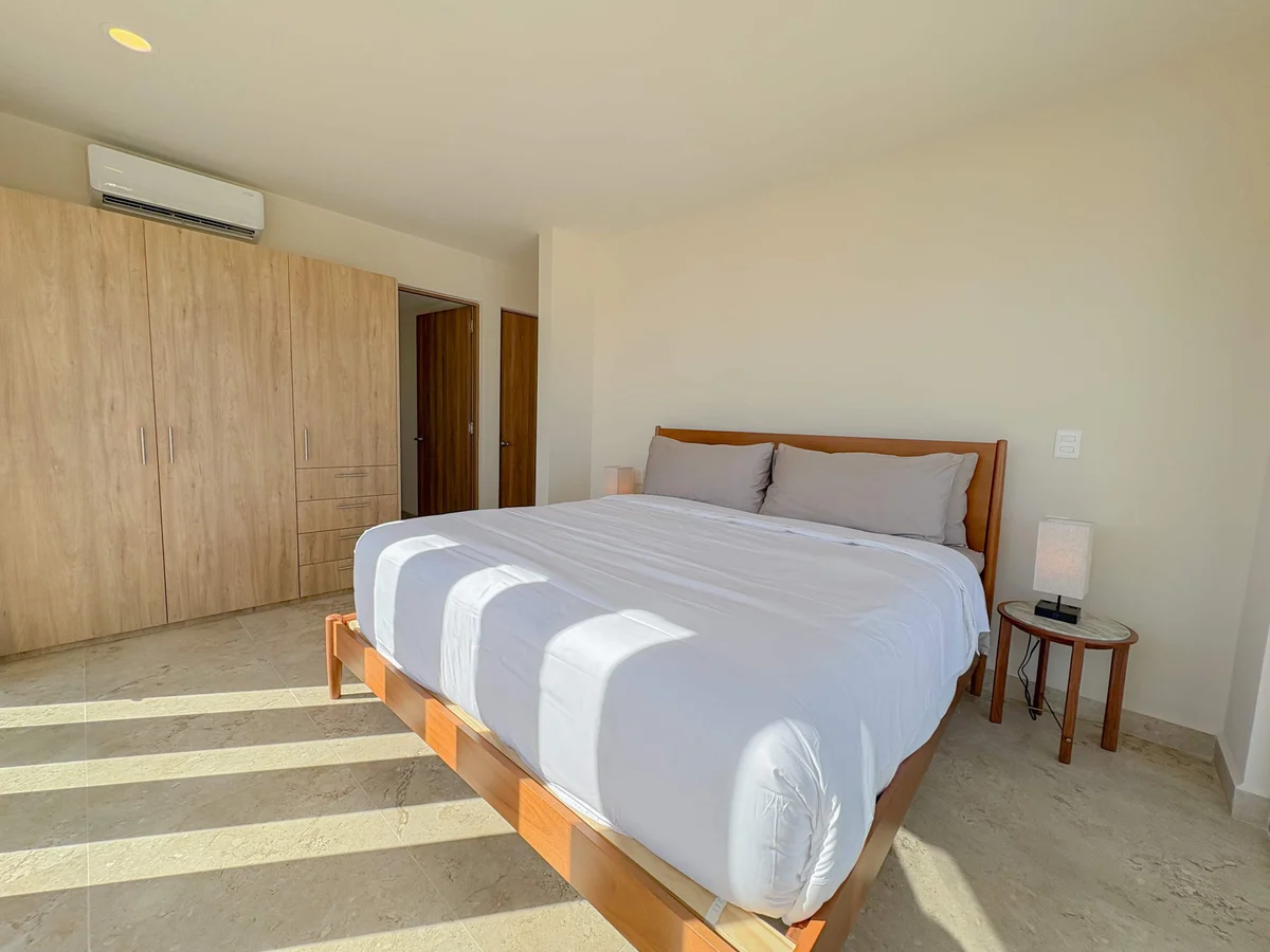Bedroom 1 image 1