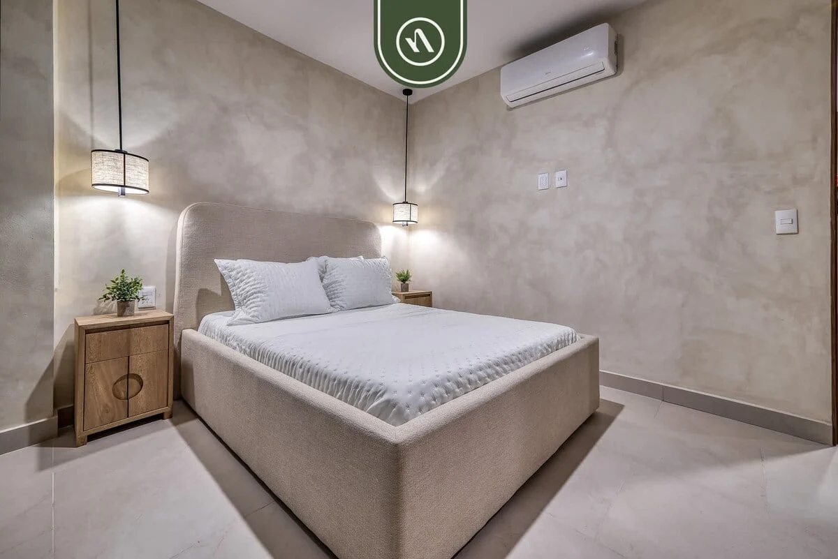 Bedroom 1 image 1