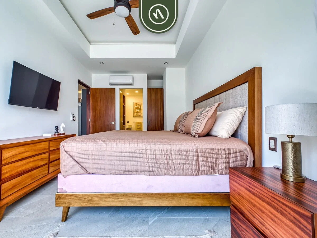 Bedroom 3 image 1