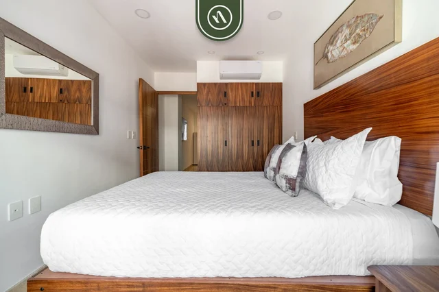Bedroom 1 image 1