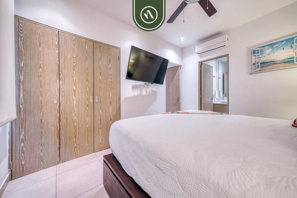 Bedroom 1 image 1