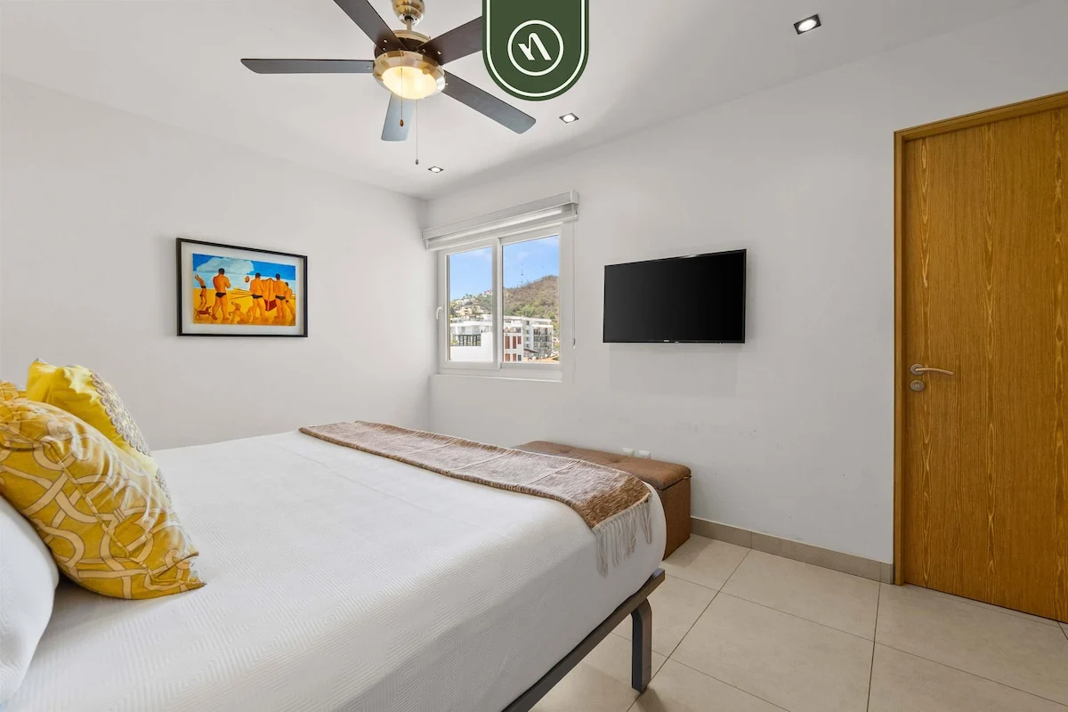 Bedroom 1 image 1