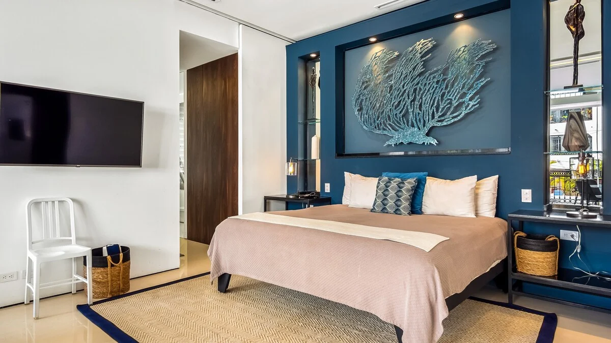 Bedroom 2 image 1