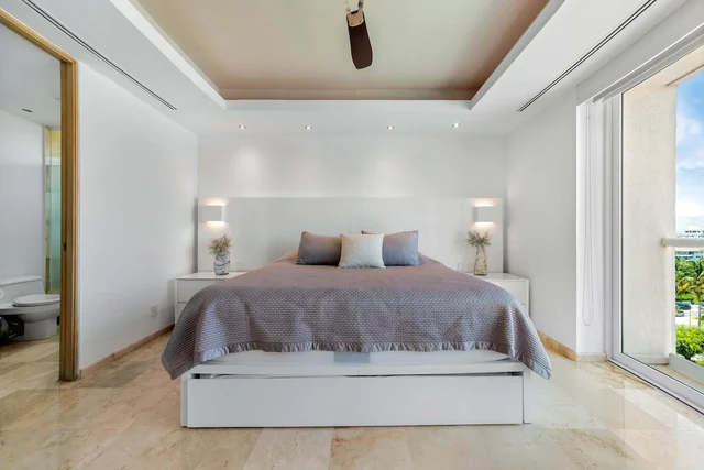 Bedroom 1 image 1