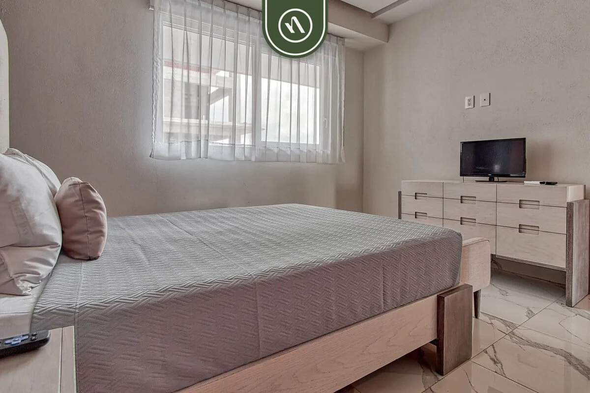 Bedroom 1 image 1