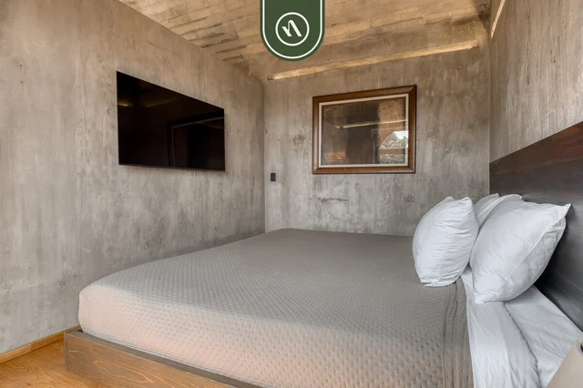 Bedroom 1 image 1