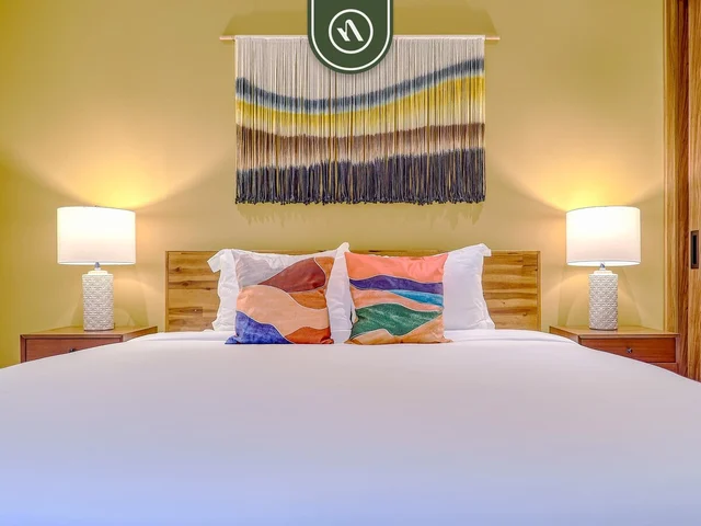 Bedroom 3 image 1