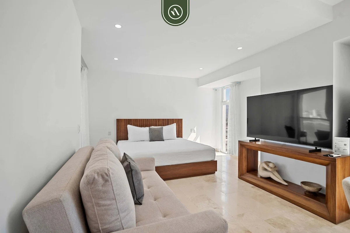 Bedroom 1 image 1