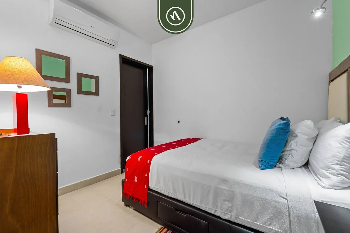 Bedroom 2 image 1