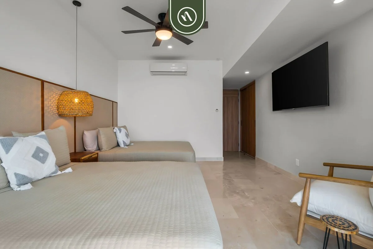 Bedroom 1 image 1