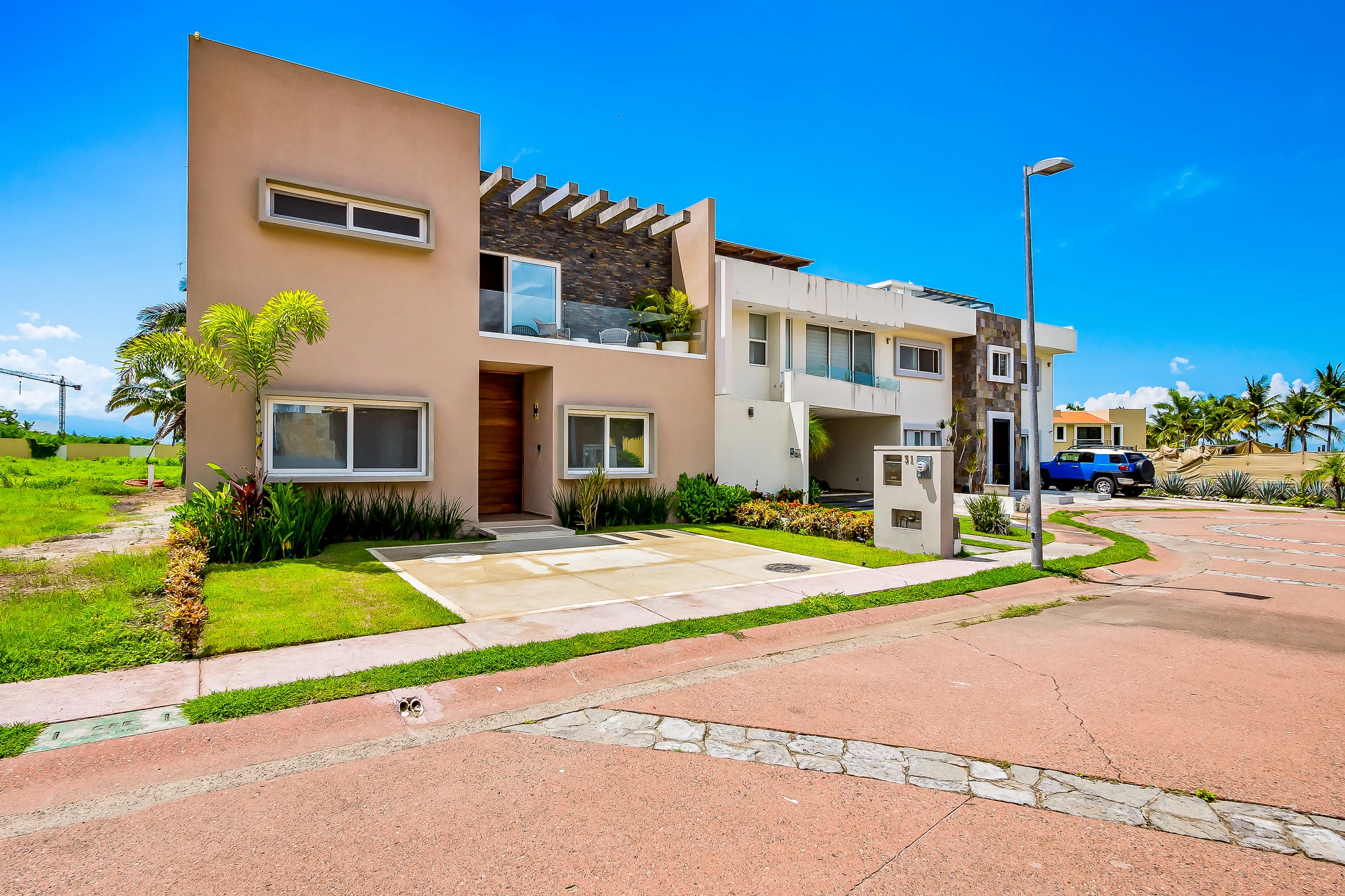 Home in Cruz de Huanacaxtle property photo 2