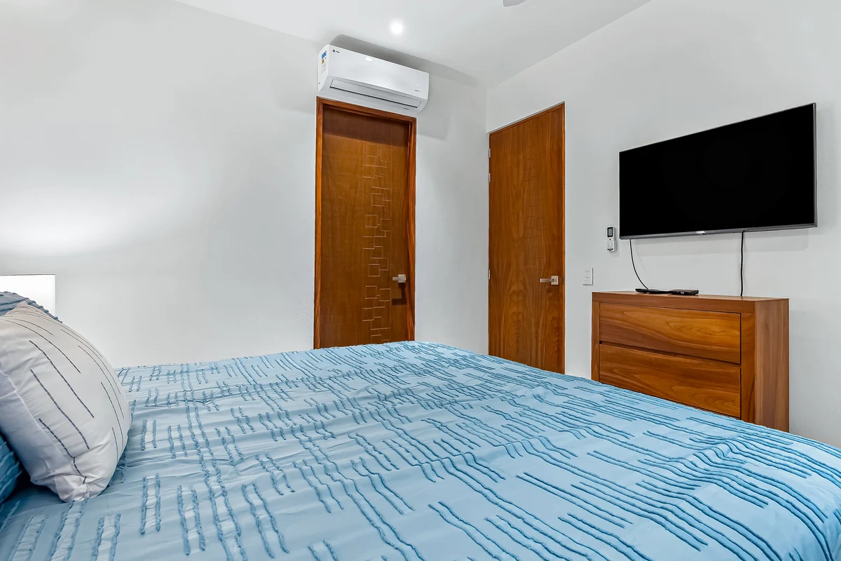 Bedroom 1 image 1