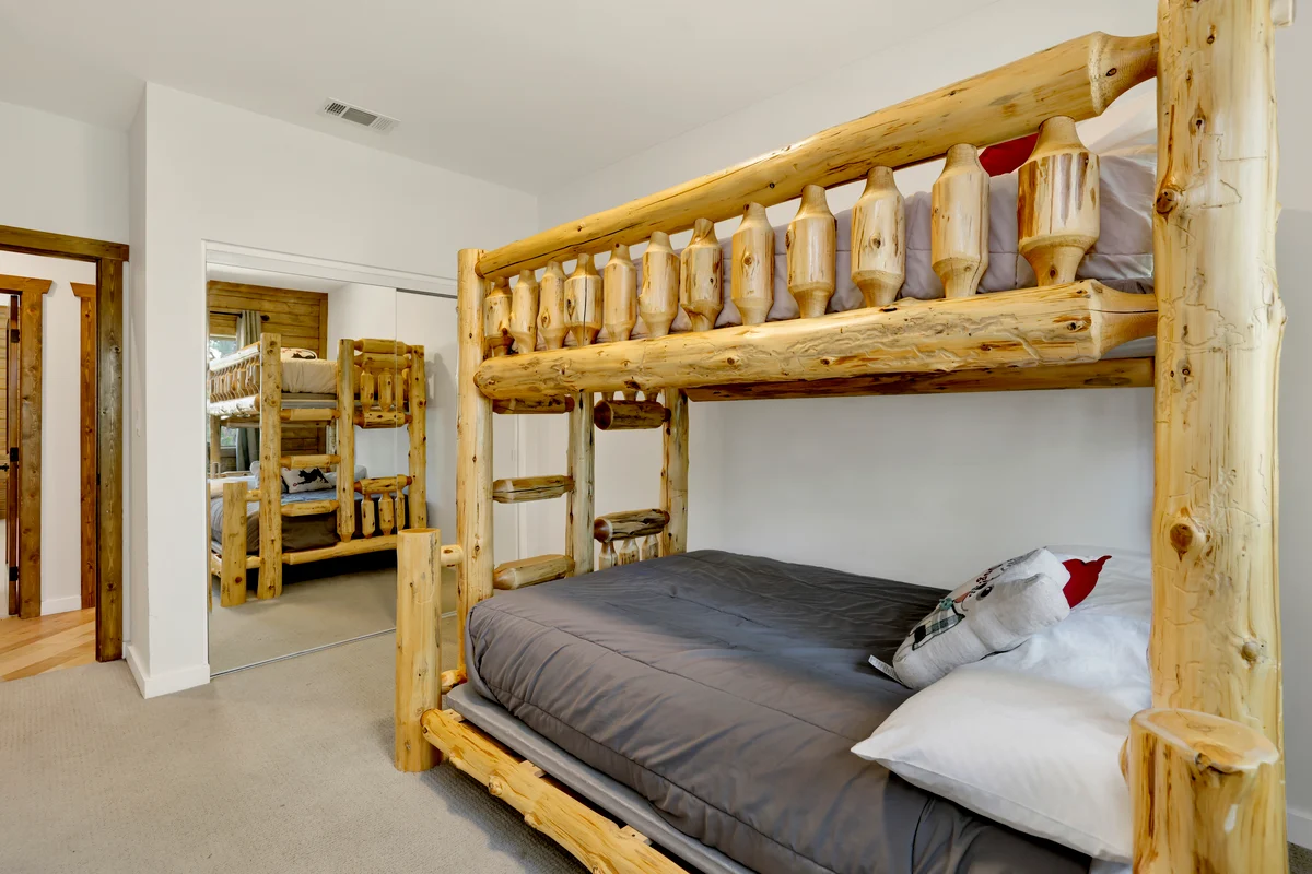 Bedroom 1 image 1