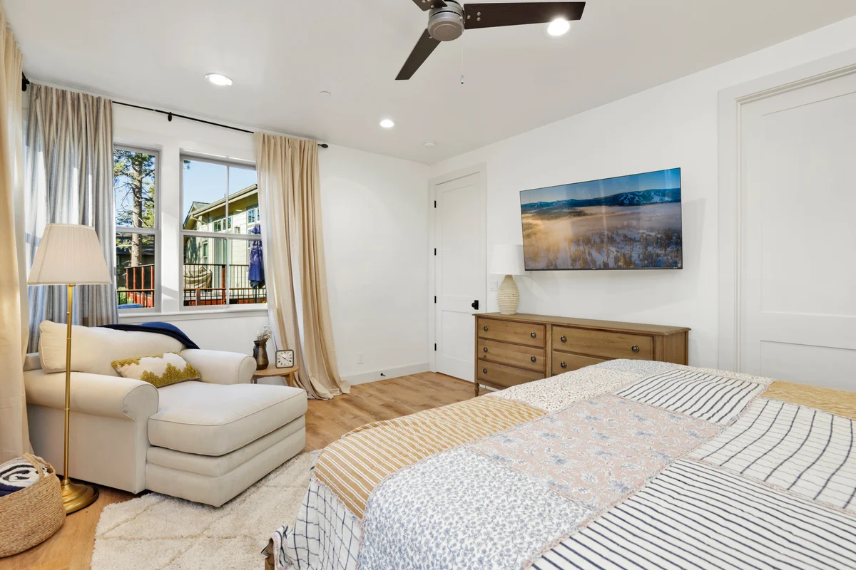 Bedroom 1 image 1