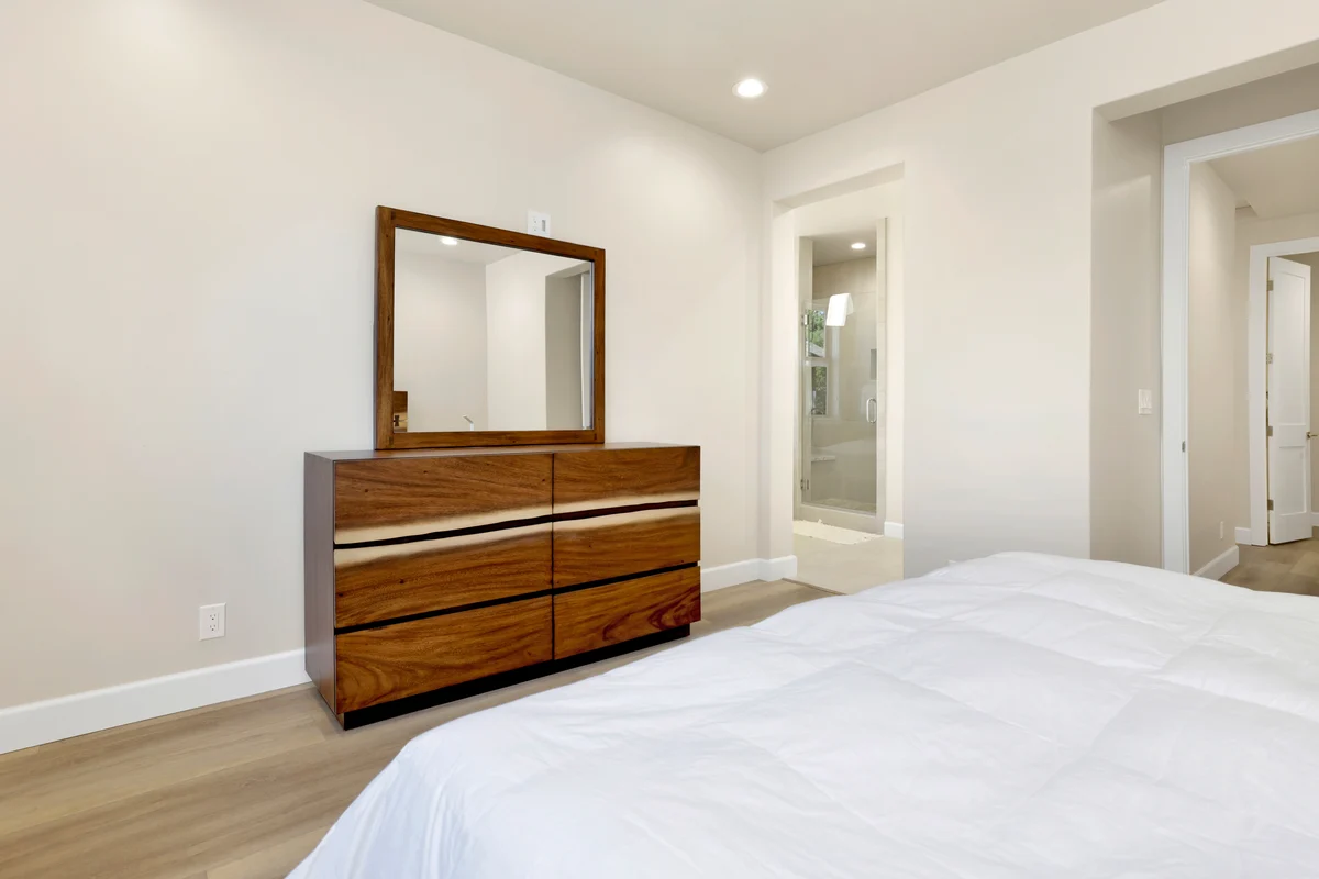 Bedroom 3 image 1