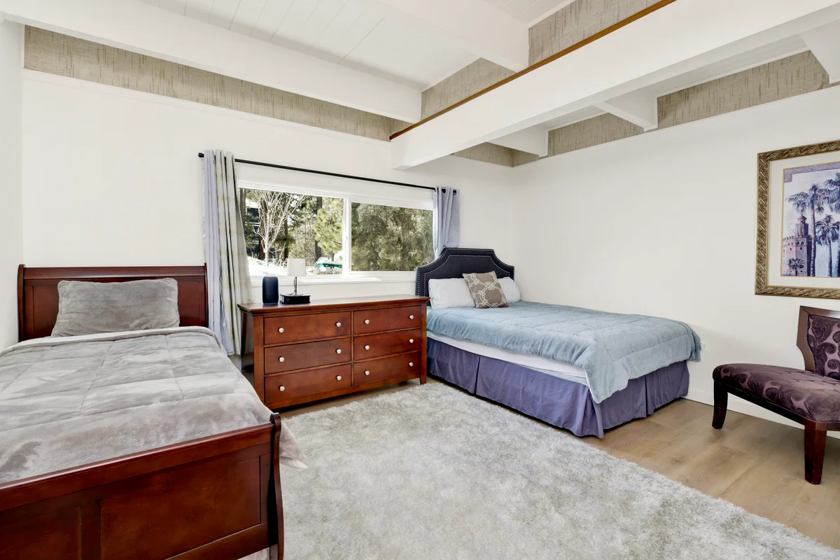 Bedroom 2 image 1