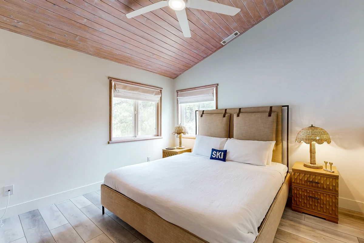 Bedroom 1 image 1