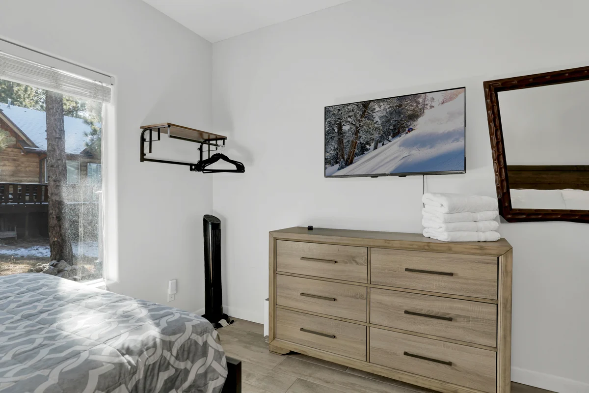 Bedroom 3 image 1