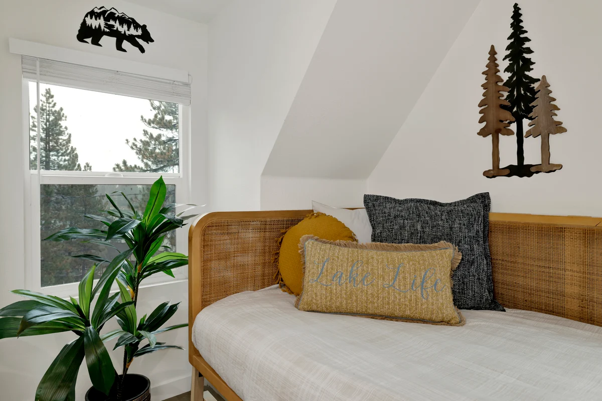 Bedroom 1 image 1