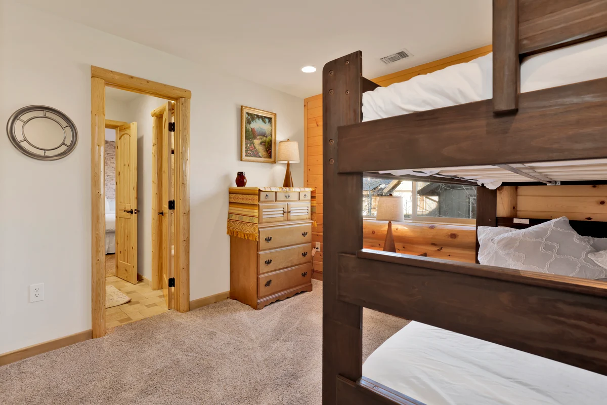 Bedroom 1 image 1