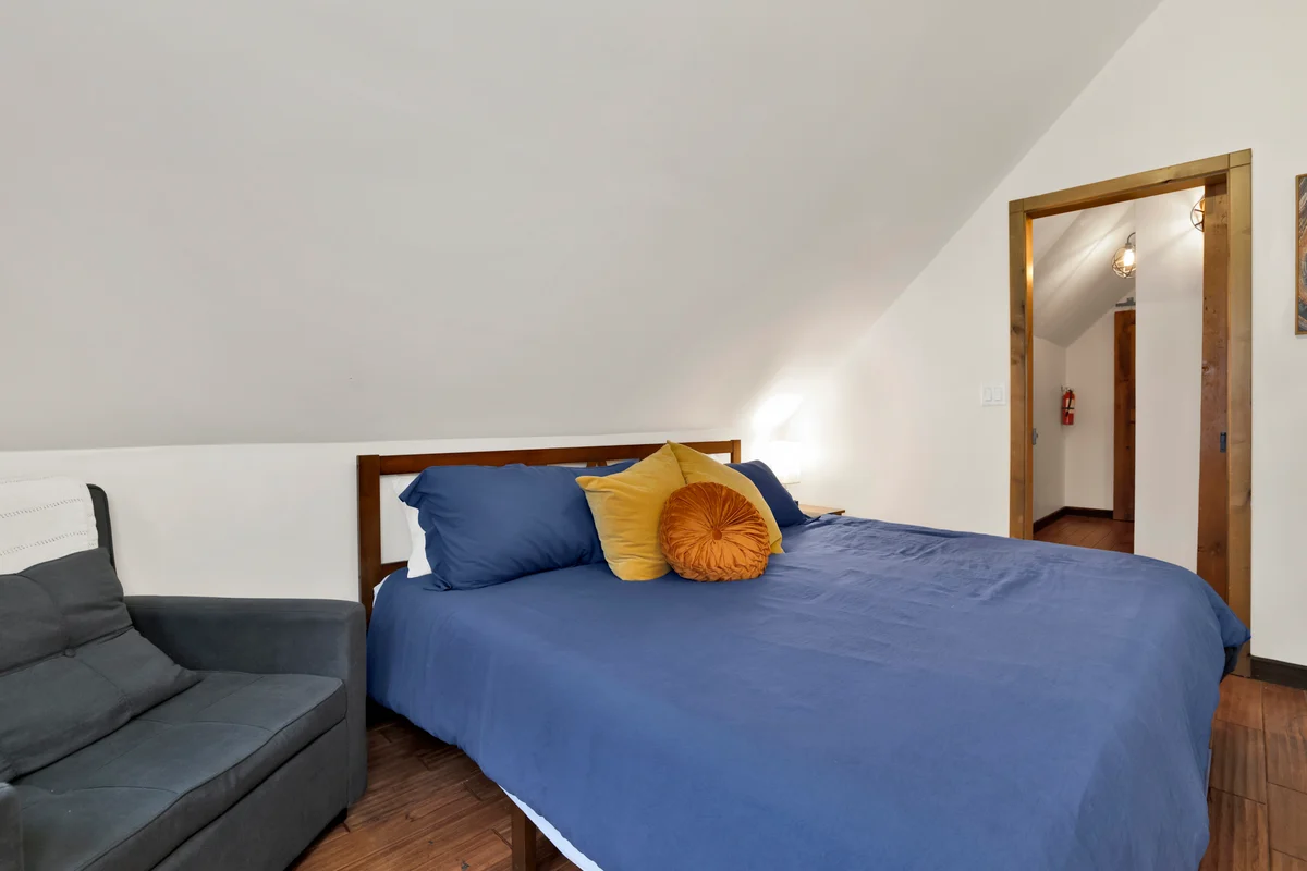 Bedroom 3 image 1