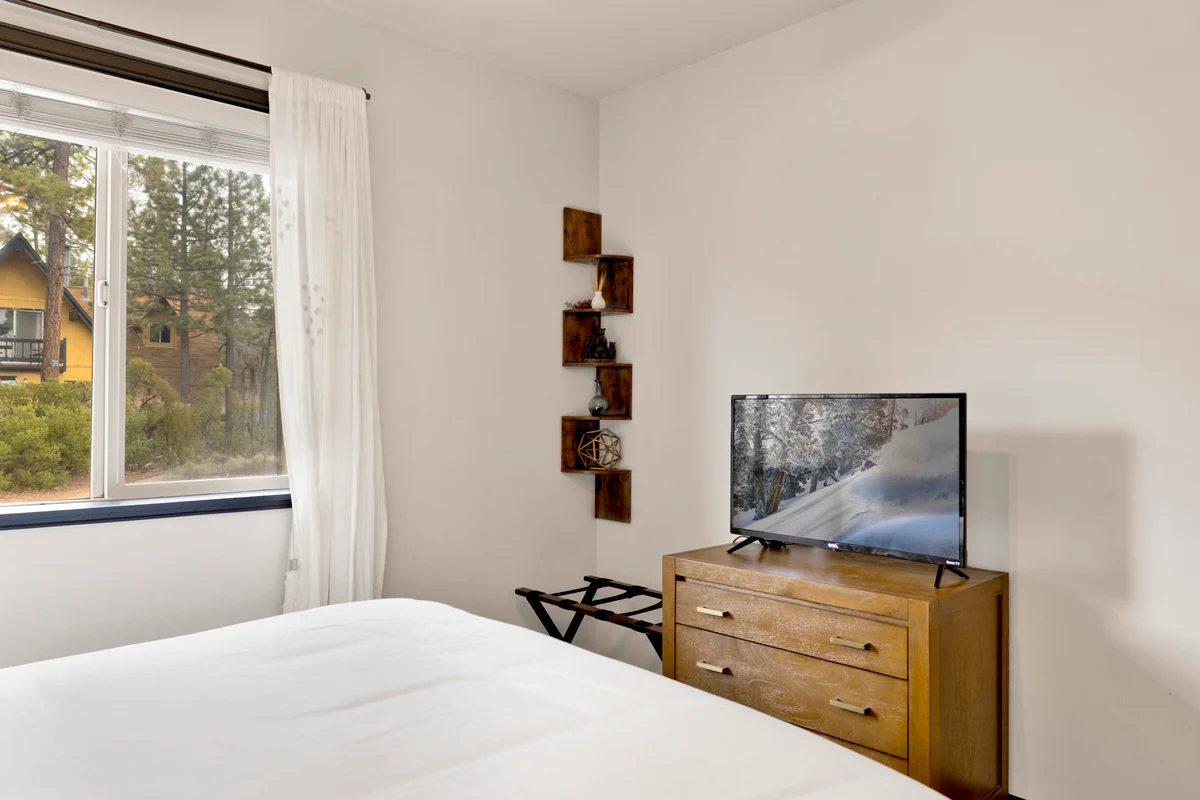 Bedroom 1 image 1