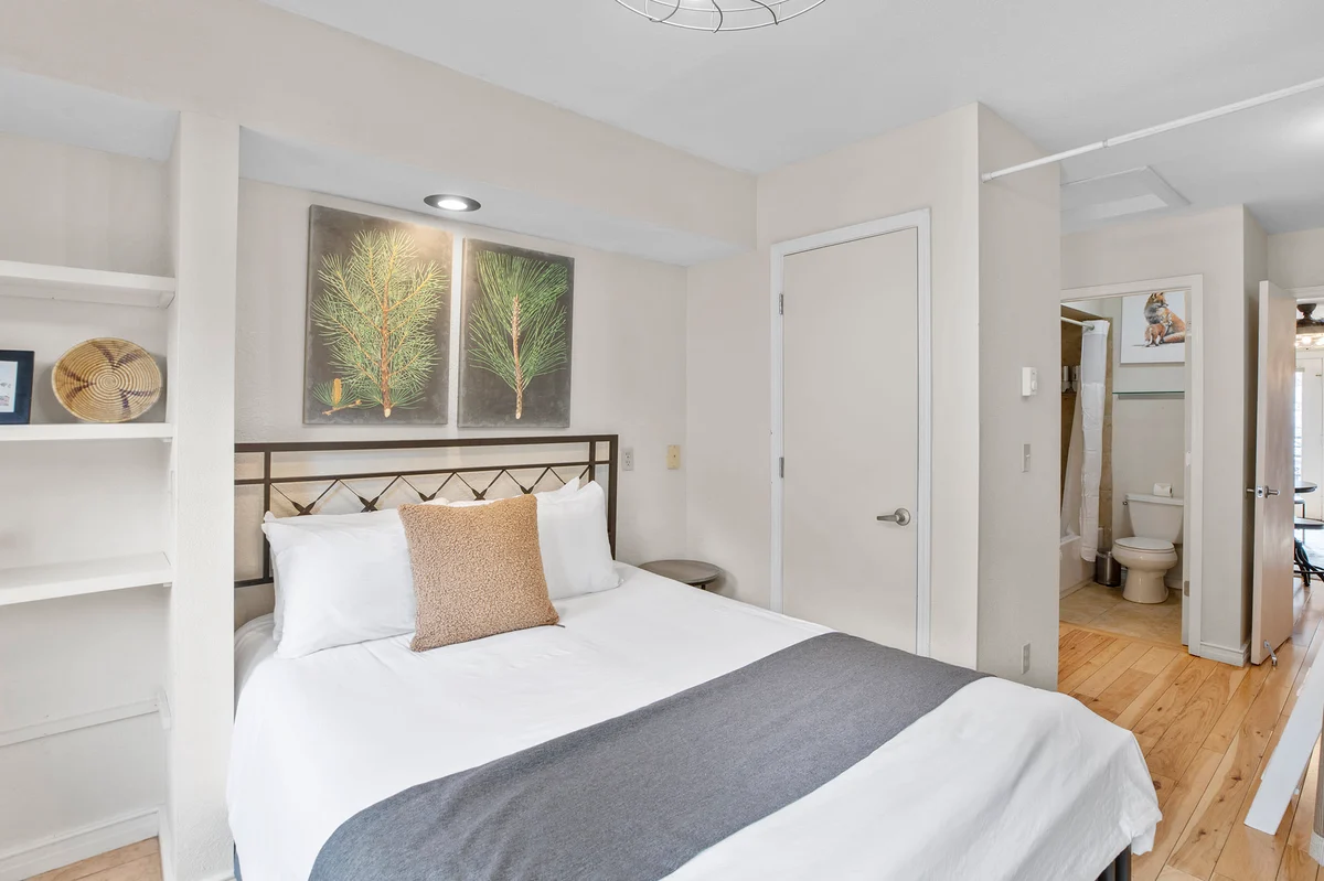 Bedroom 1 image 1