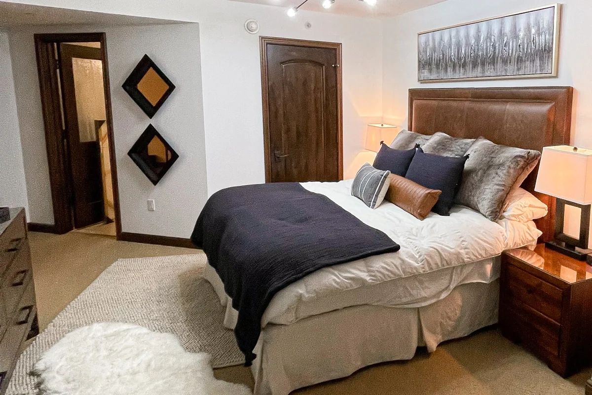 Bedroom 1 image 1