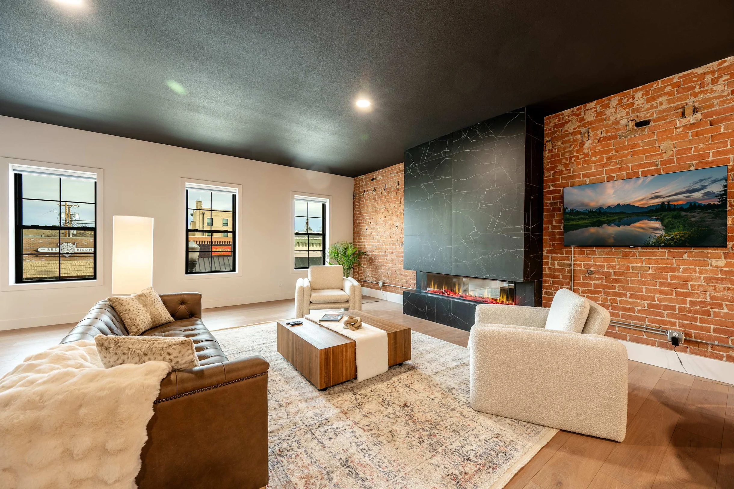 Condo in Sheridan property photo 2