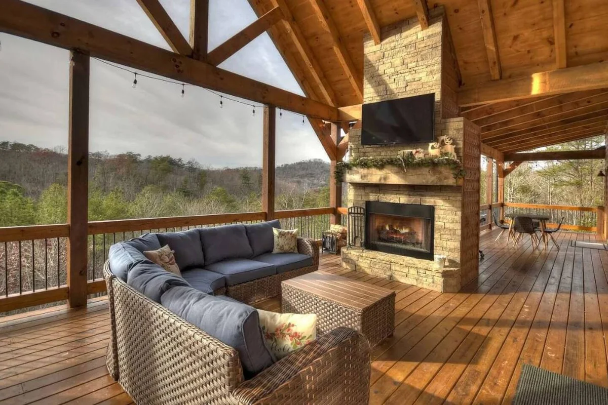 Property in Blue Ridge property photo 4