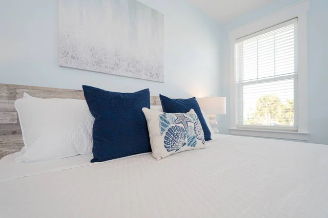 Bedroom 1 image 1