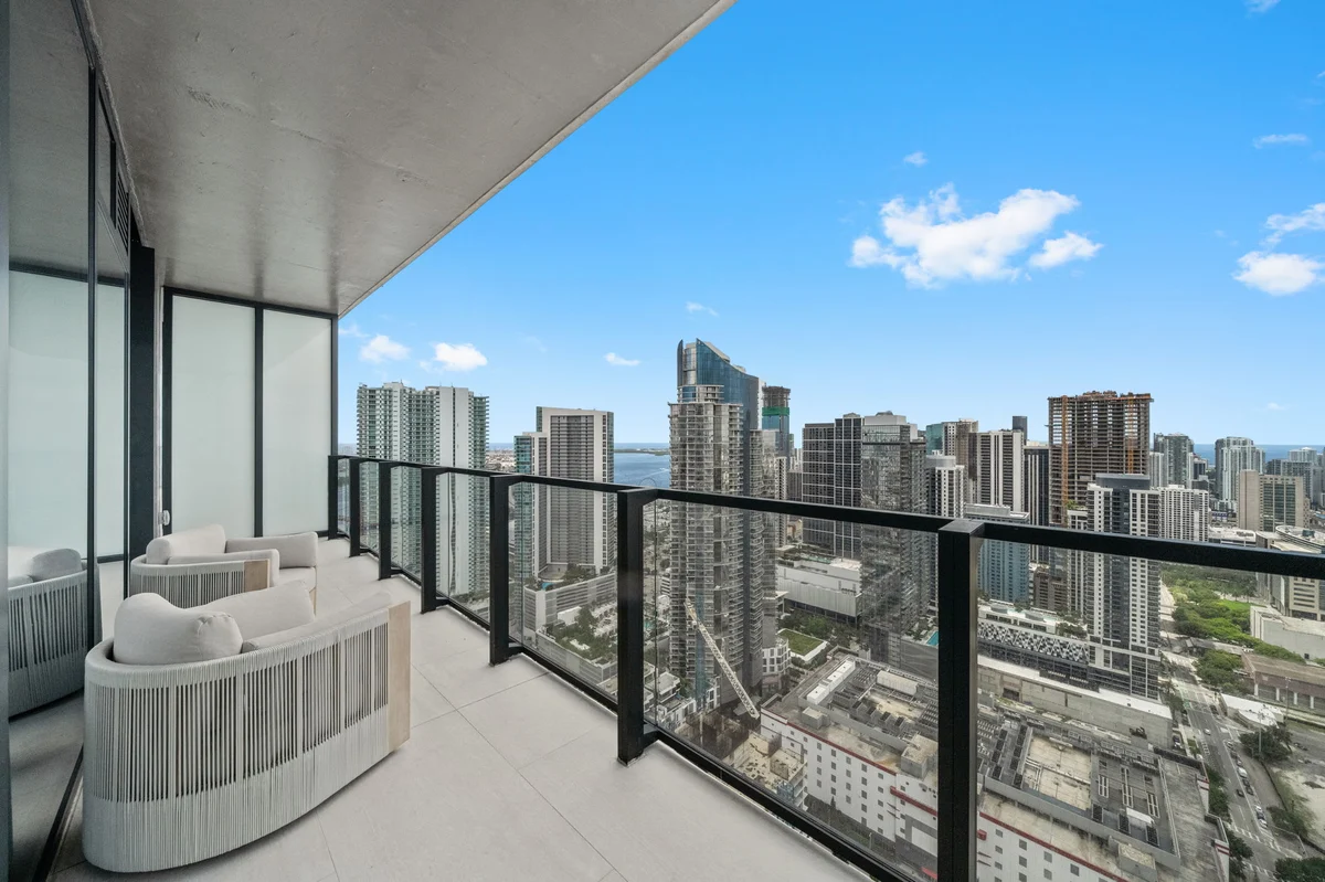 Condo in Miami property photo 3