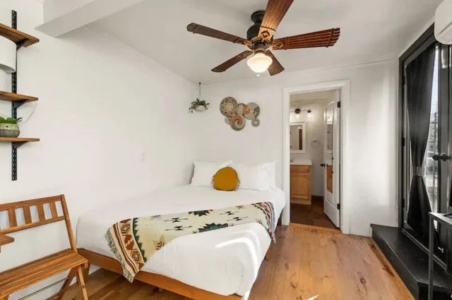 Bedroom 3 image 1