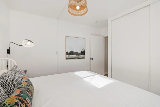 Bedroom 1 image 1
