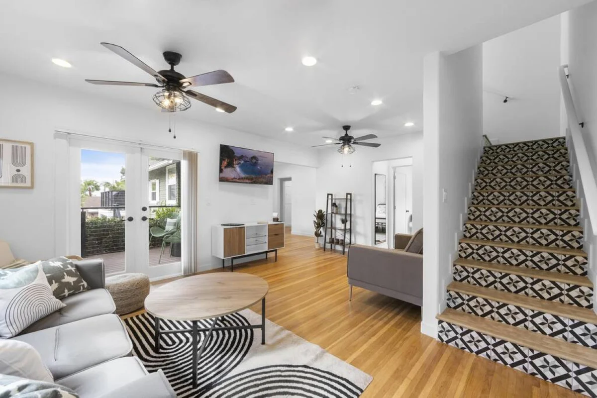 Home in Oceanside property photo 2