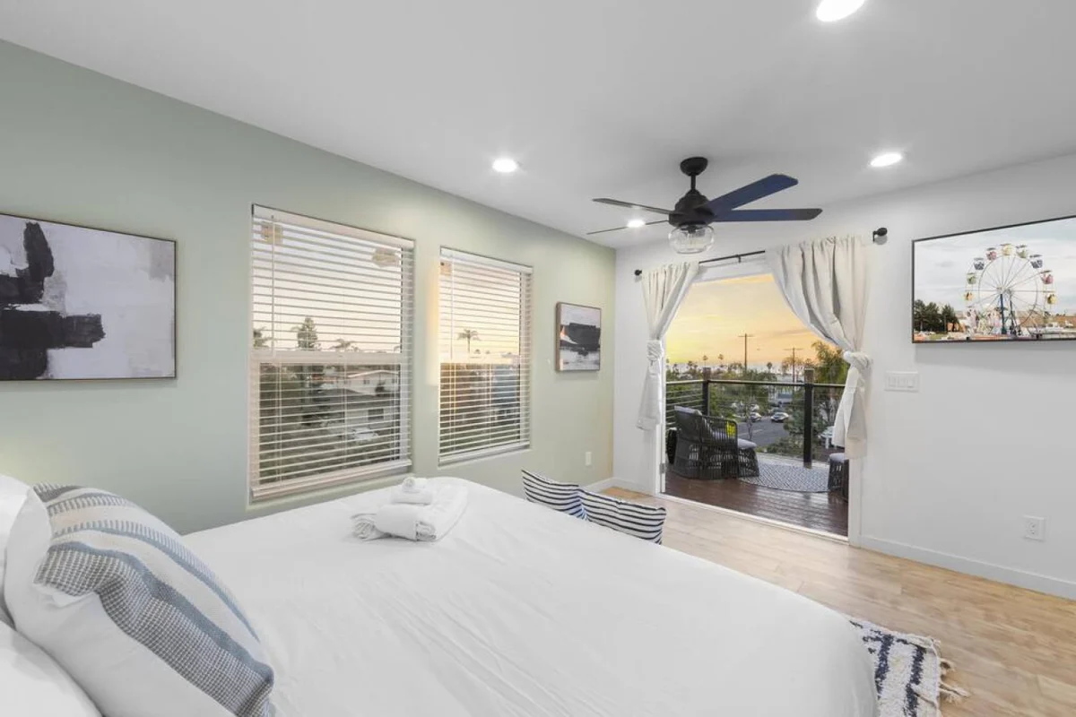 Home in Oceanside property photo 4