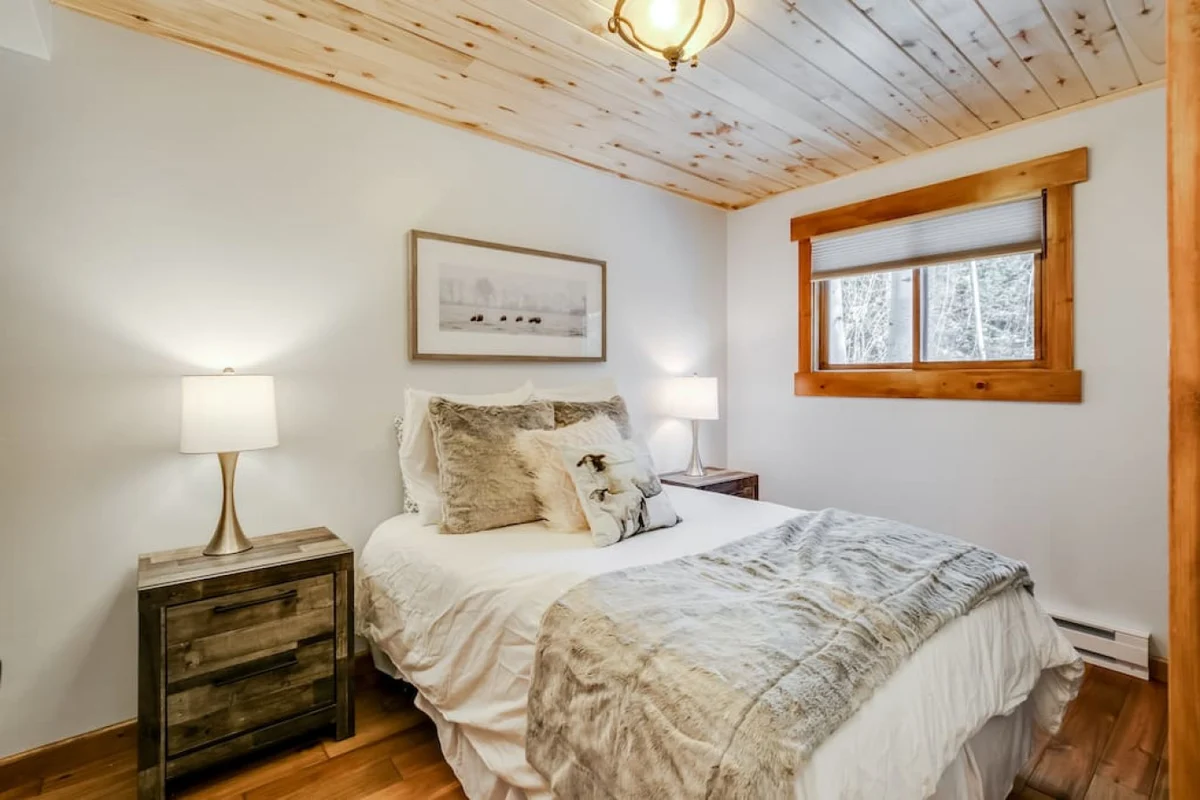 Bedroom 1 image 1