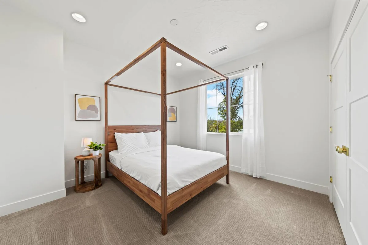 Bedroom 3 image 1