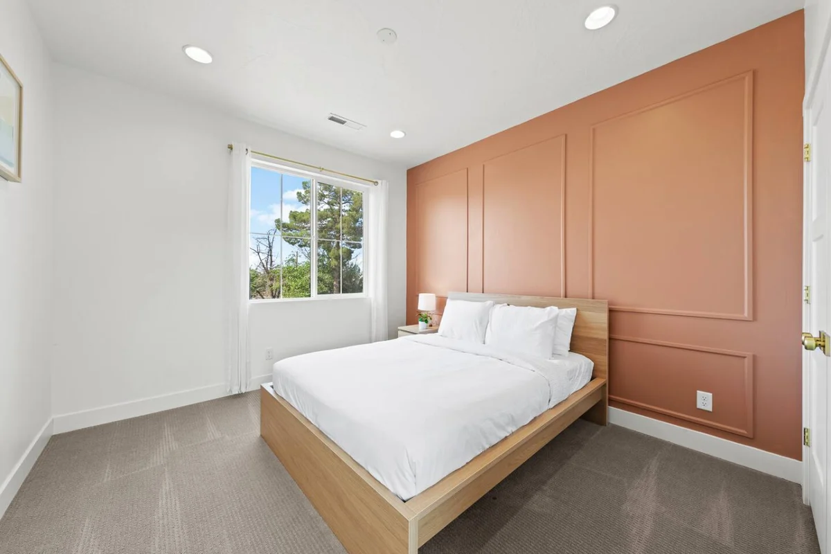 Bedroom 1 image 1