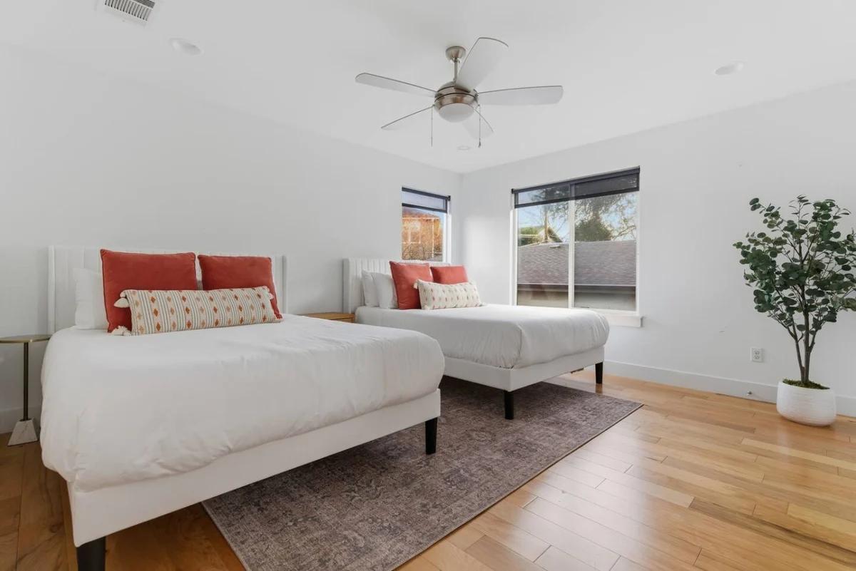 Bedroom 3 image 1