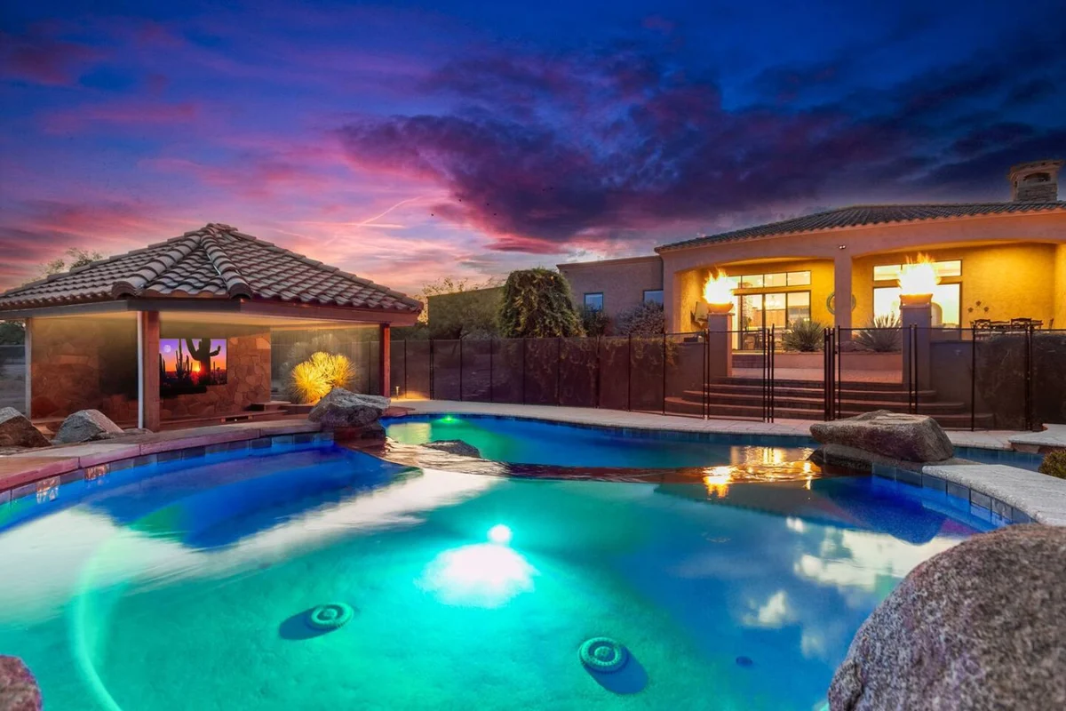 Home in Scottsdale property photo 2