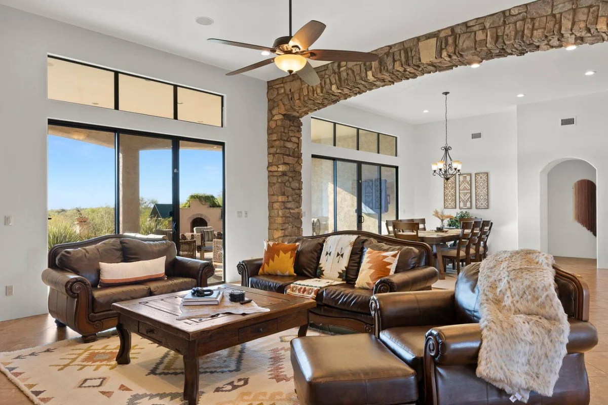 Home in Scottsdale property photo 3