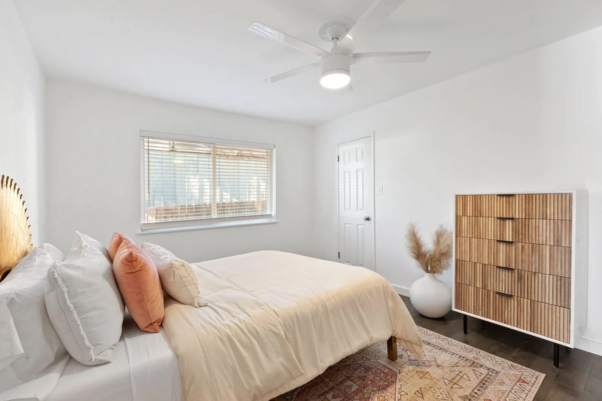 Bedroom 3 image 1