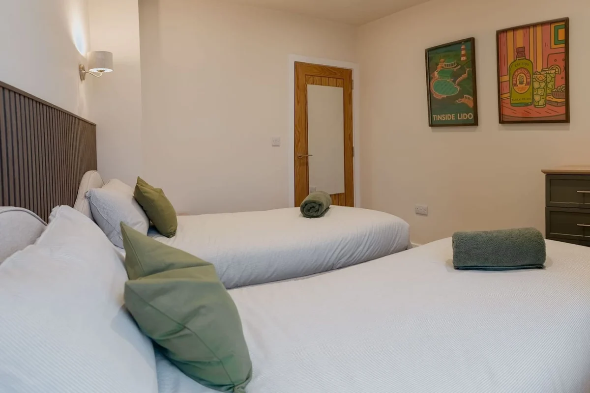 Bedroom 1 image 1