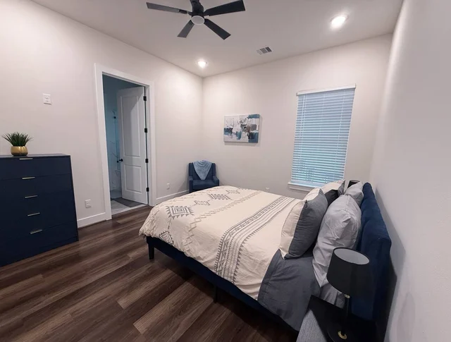BEDROOM image 1