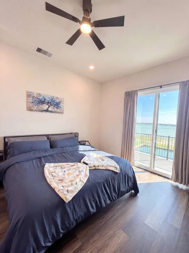 BEDROOM image 1