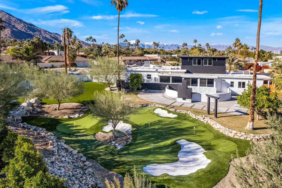 Home in Palm Springs property photo 4