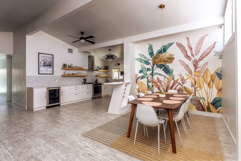 Home in Palm Springs property photo 4