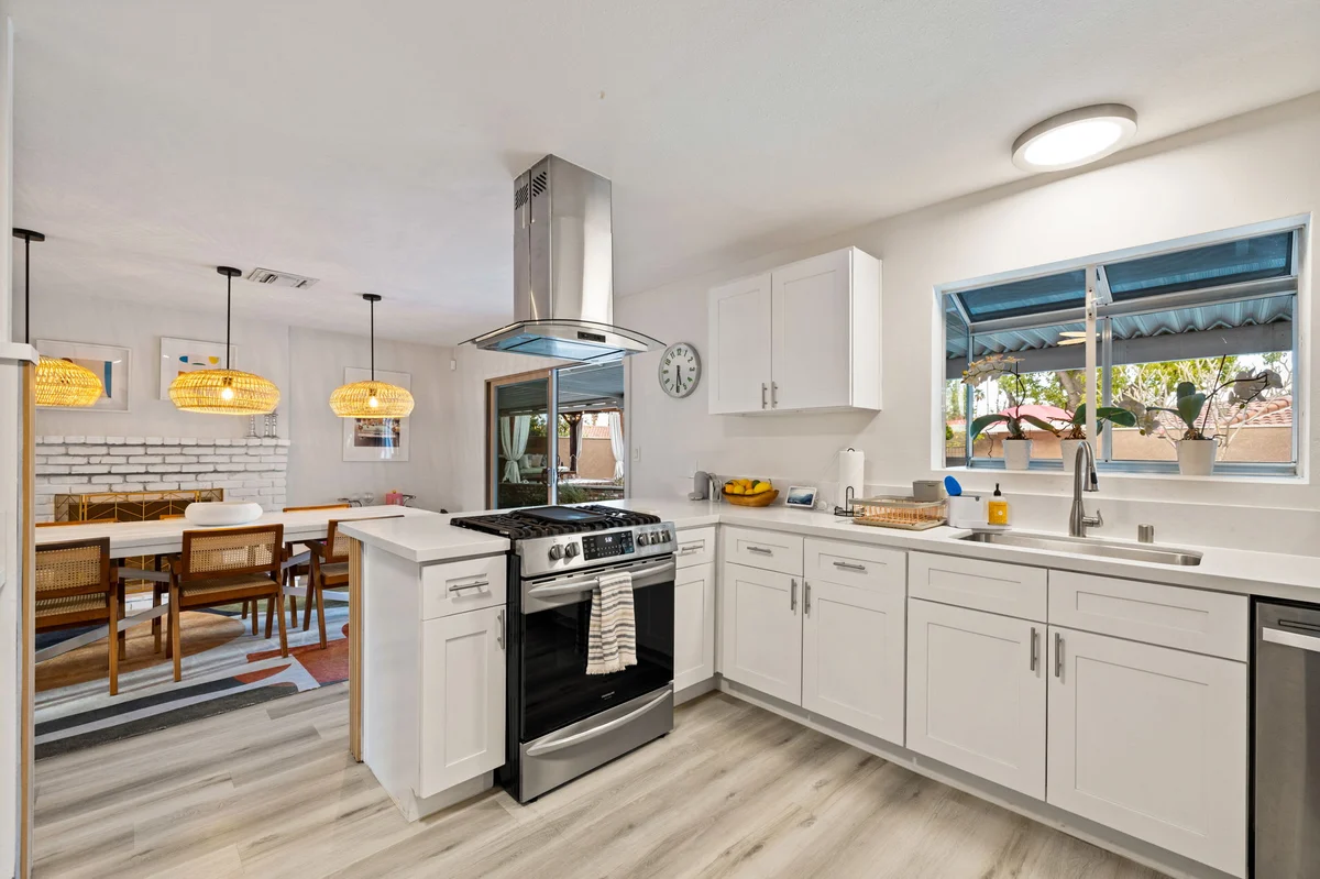 Home in Palm Springs property photo 4