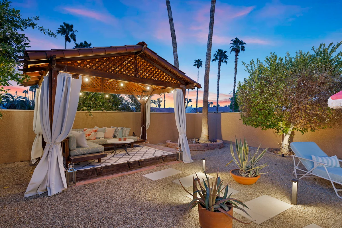 Home in Palm Springs property photo 3